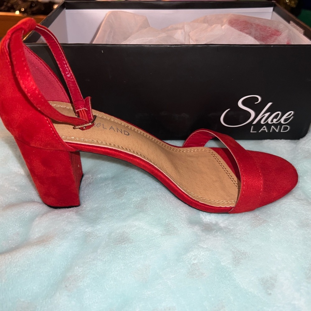 red heels - Picture 2 of 3